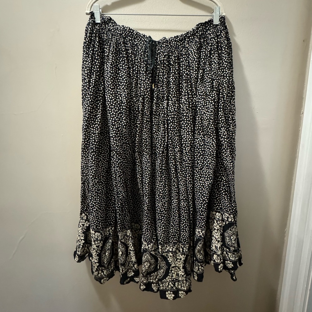 💕 Westbound Black and White Midi Skirt